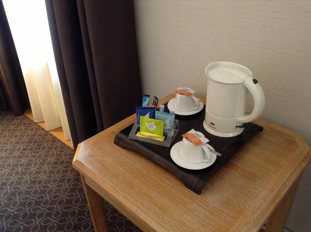 Le Grand Hotel Saint-Quentin  Room photo